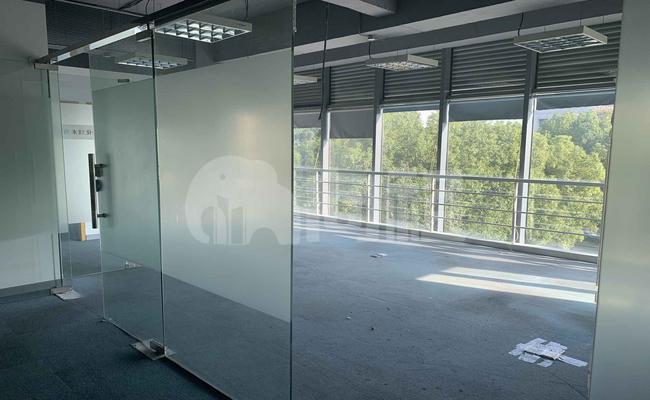 半岛科技园 84m²办公室 4.6元/m²/天 中等装修