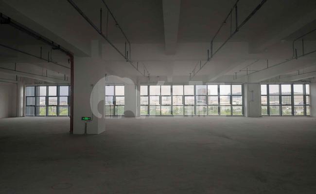 张江国创中心 1093m²办公室 4.1元/m²/天 毛坯