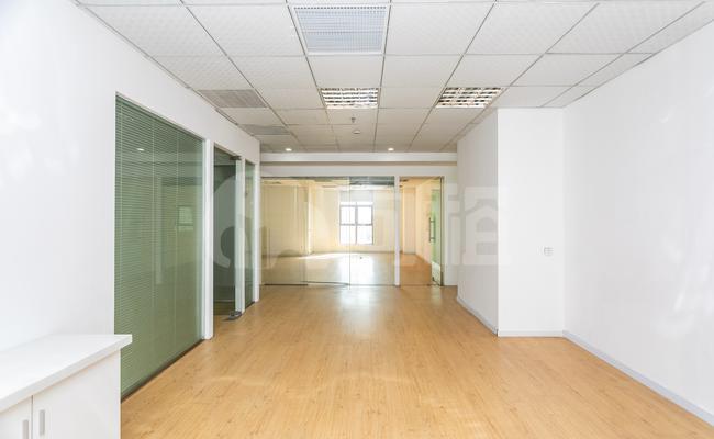 寰泰商务园 430m²办公室 1.7元/m²/天 精品装修