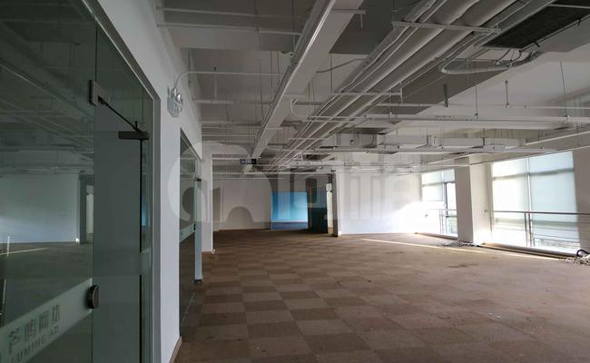齐来大厦 566m²办公室 3.8元/m²/天 中等装修