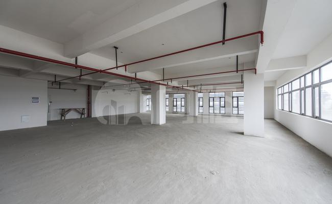 麦腾智慧天地 350m²办公室 3.2元/m²/天 精品装修