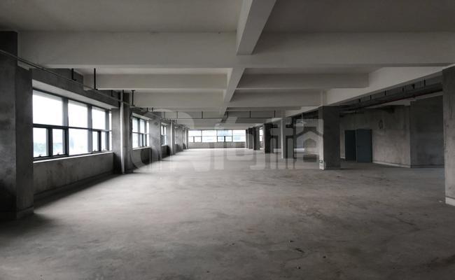 新微创源国际创新港 1200m²办公室 1.9元/m²/天 毛坯