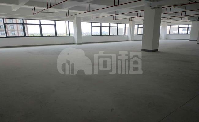 漕河泾康桥商务绿洲 910m²办公室 2.7元/m²/天 简单装修