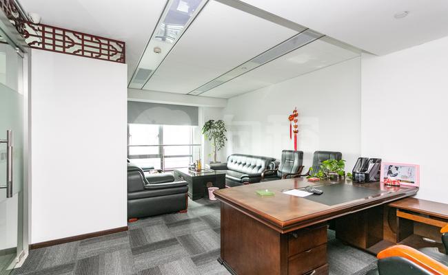 解放大厦 243m²办公室 4.6元/m²/天 精品装修