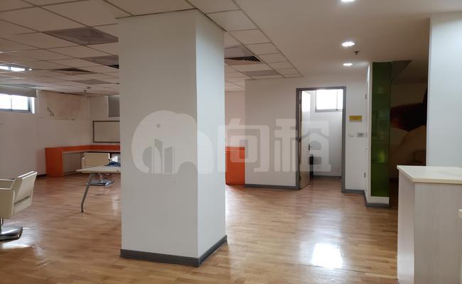 绿地商务大厦 3400m²办公室 4.8元/m²/天 简单装修