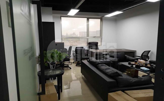 东隆大厦 40m²办公室 3.3元/m²/天 简单装修