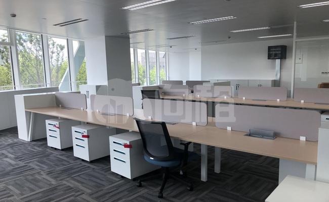 绿地虹桥世界中心 173m²办公室 4元/m²/天 中等装修