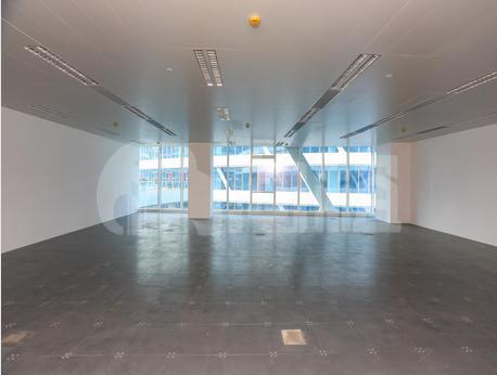 绿地虹桥世界中心 177m²办公室 4.8元/m²/天 中等装修
