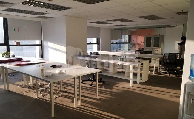 东方海外大厦写字楼 181m²办公室 5.31元/m²/天 中等装修