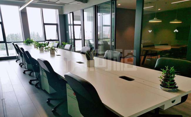 上海普天信息产业园写字楼 215m²办公室 5.13元/m²/天 精品装修