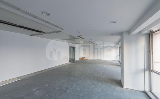 长风嘉庭国际 1719m²办公室 4.8元/m²/天 中等装修