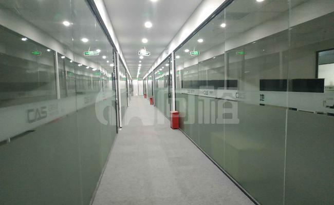 瑞立汽车广场 52m²办公室 2.2元/m²/天 精品装修