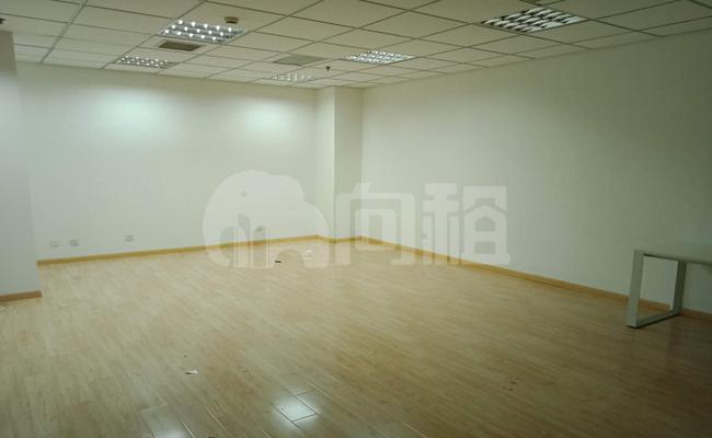 东方明珠涉外商务楼 70m²办公室 3.1元/m²/天 精品装修