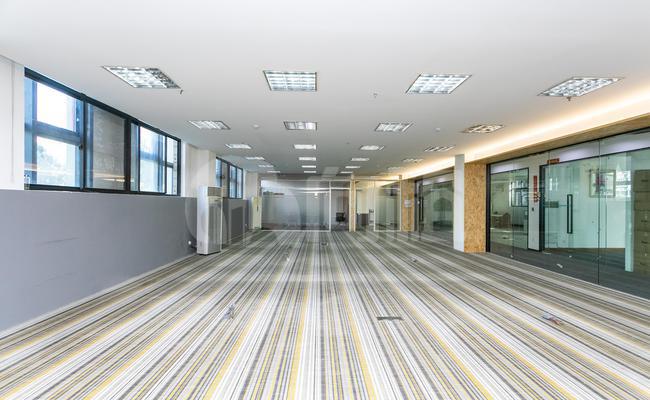 新桥商务中心 140m²办公室 4元/m²/天 精品装修