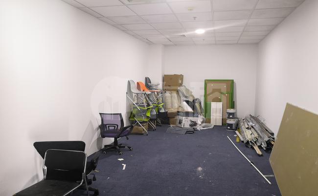 中国国际商品中心 50m²办公室 1.7元/m²/天 简单装修