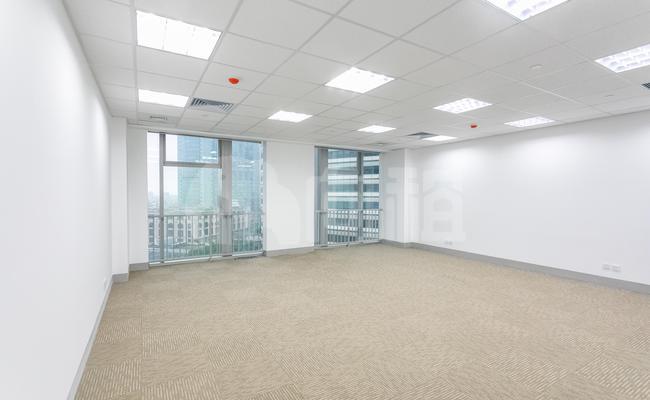 捷丰自贸中心 82m²办公室 2.9元/m²/天 中等装修