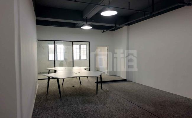北外滩111艺术园区 80m²办公室 4.9元/m²/天 简单装修