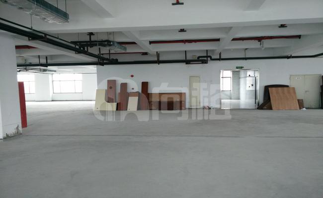 银石科技商务园 1385m²办公室 4元/m²/天 毛坯