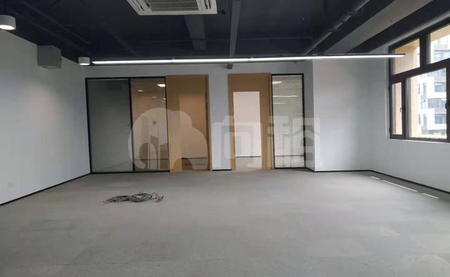 中建幸福空间 136m²办公室 3.5元/m²/天 简单装修