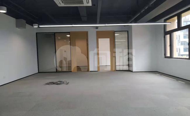 中建幸福空间 136m²办公室 3.5元/m²/天 简单装修