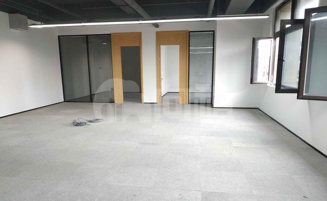 中建幸福空间 122m²办公室 3.4元/m²/天 简单装修