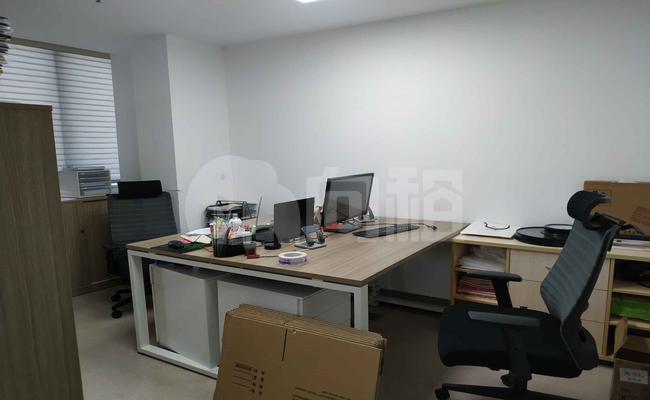 绿地威科国际商业广场写字楼 89m²办公室 5.4元/m²/天 中等装修