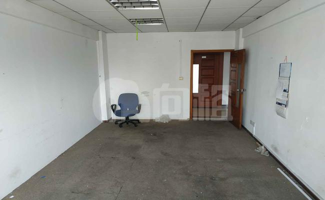 华申大楼 32m²办公室 2.9元/m²/天 简单装修