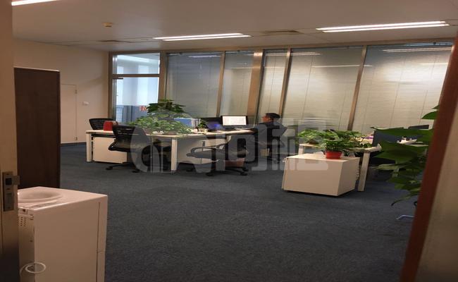 淮海国际广场写字楼 250m²办公室 8.46元/m²/天 精品装修