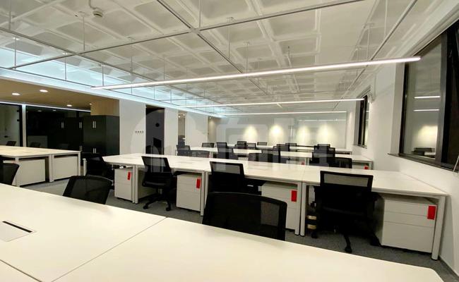 快易名商徐汇中心 320m²办公室 4.8元/m²/天 精品装修
