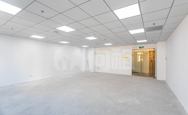 亚龙创业园 102m²办公室 3.3元/m²/天 中等装修