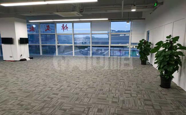 协信星光广场 730m²办公室 3.8元/m²/天 精品装修