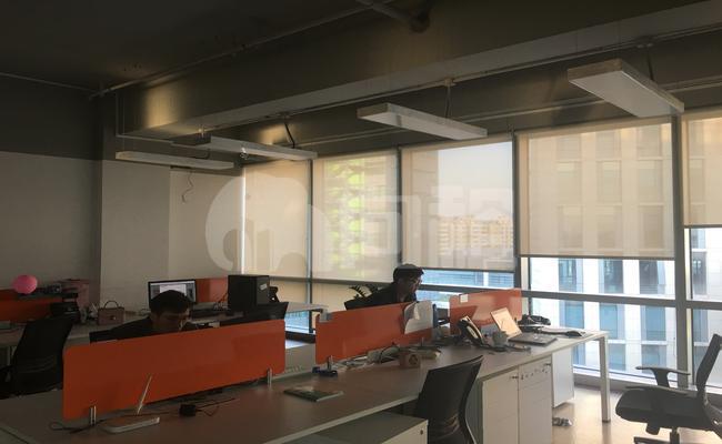 创智天地企业中心写字楼 290m²办公室 4.68元/m²/天 精品装修
