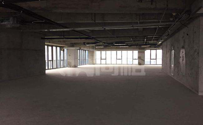 湾谷科技园 615m²办公室 2.9元/m²/天 毛坯