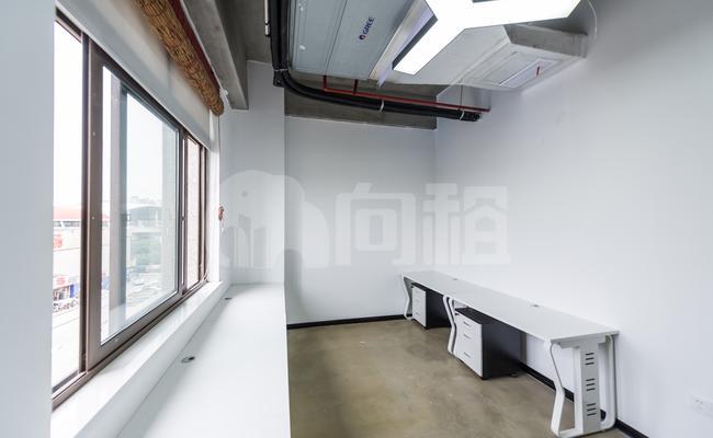 新宝中心 云域众创 25m²共享办公 精品装修