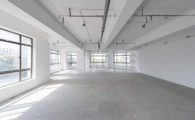 八元桥创新创业园 288m²办公室 2.9元/m²/天 中等装修