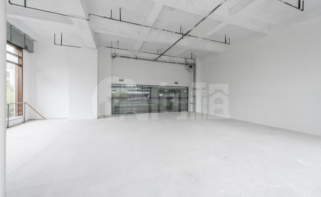 旭辉虹桥国际 215m²办公室 3.8元/m²/天 中等装修