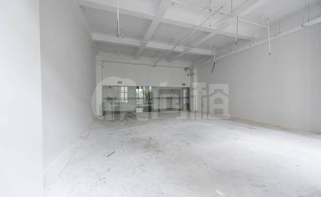 旭辉虹桥国际 162m²办公室 3.8元/m²/天 中等装修
