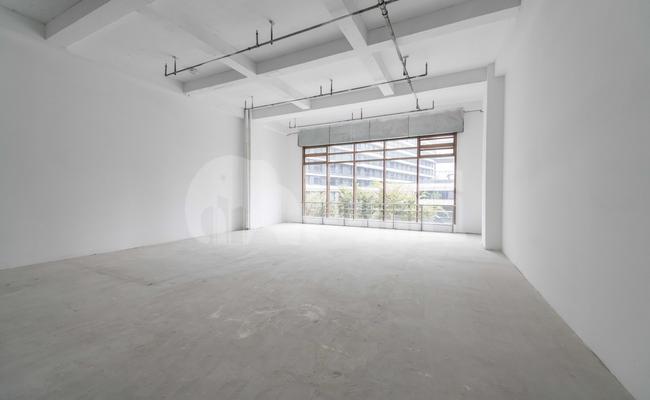 旭辉虹桥国际 163m²办公室 3.8元/m²/天 中等装修