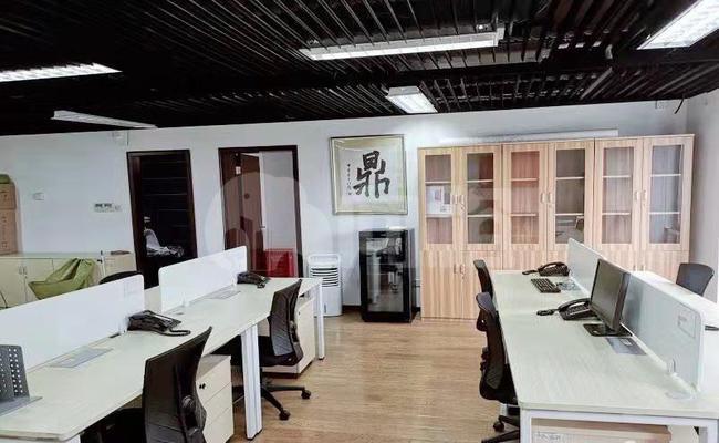 国盛中心 213m²办公室 3.6元/m²/天 中等装修