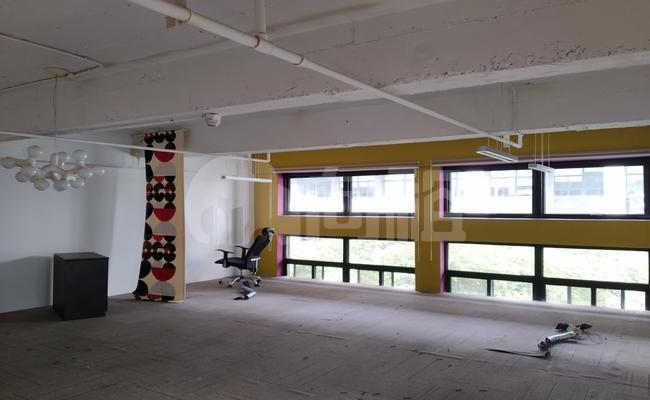 徐汇德必易园 132m²办公室 4.8元/m²/天 精品装修