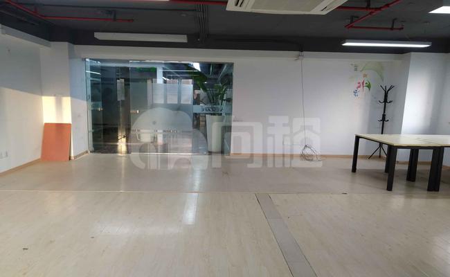 上海望族城 92m²办公室 3.8元/m²/天 中等装修