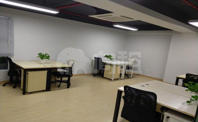 上海望族城 48m²办公室 3.7元/m²/天 中等装修