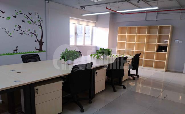 上海望族城 65m²办公室 3.8元/m²/天 中等装修