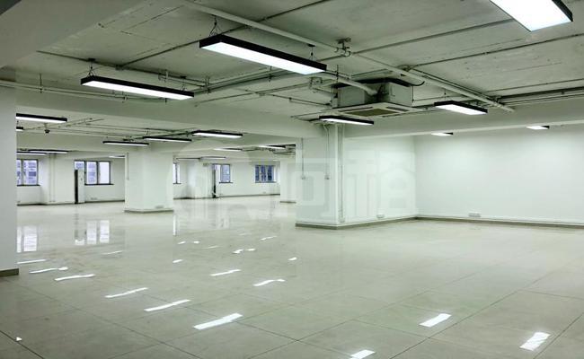 上海望族城 532m²办公室 3.8元/m²/天 中等装修