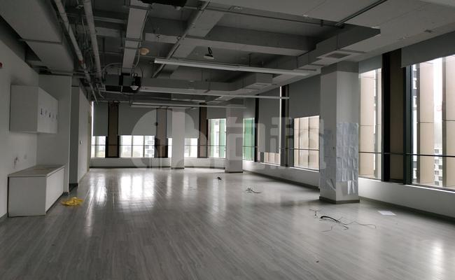 华鑫天地写字楼 490m²办公室 4.5元/m²/天 毛坯