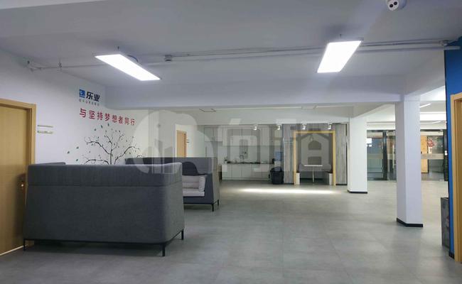 上海乐业loft创意中心 278m²办公室 2.4元/m²/天 中等装修