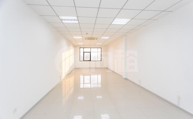 台尚创意园 80m²办公室 3.2元/m²/天 中等装修