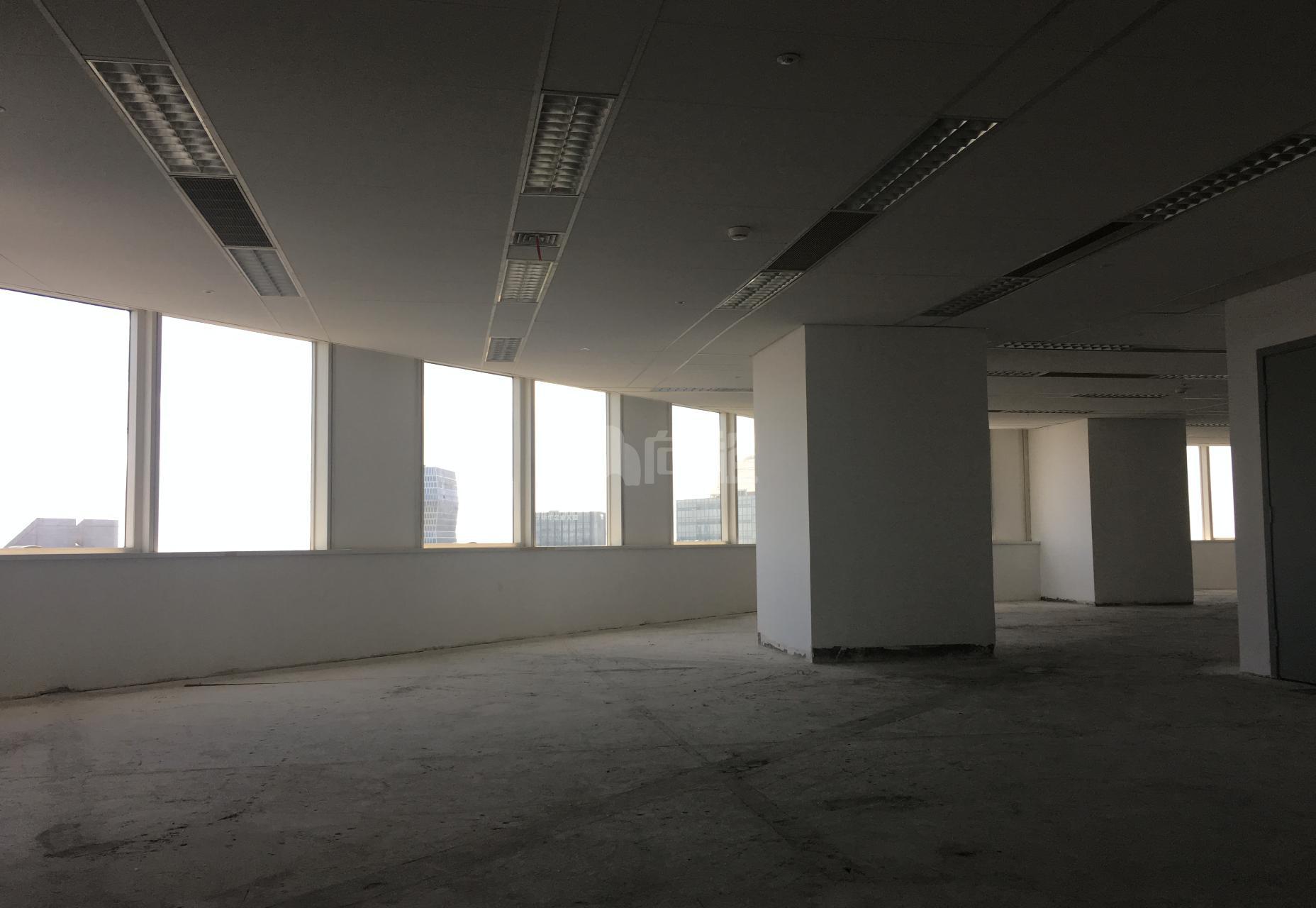 万都中心写字楼 110m²办公室 5.31元/m²/天 中等装修