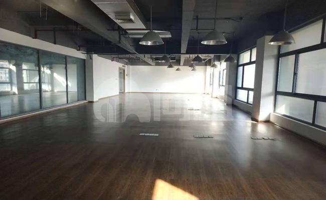 欧迪芬大楼 320m²办公室 2.6元/m²/天 中等装修