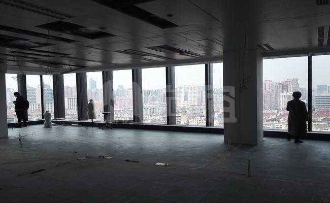 上海绿地中心写字楼 271m²办公室 4.86元/m²/天 中等装修
